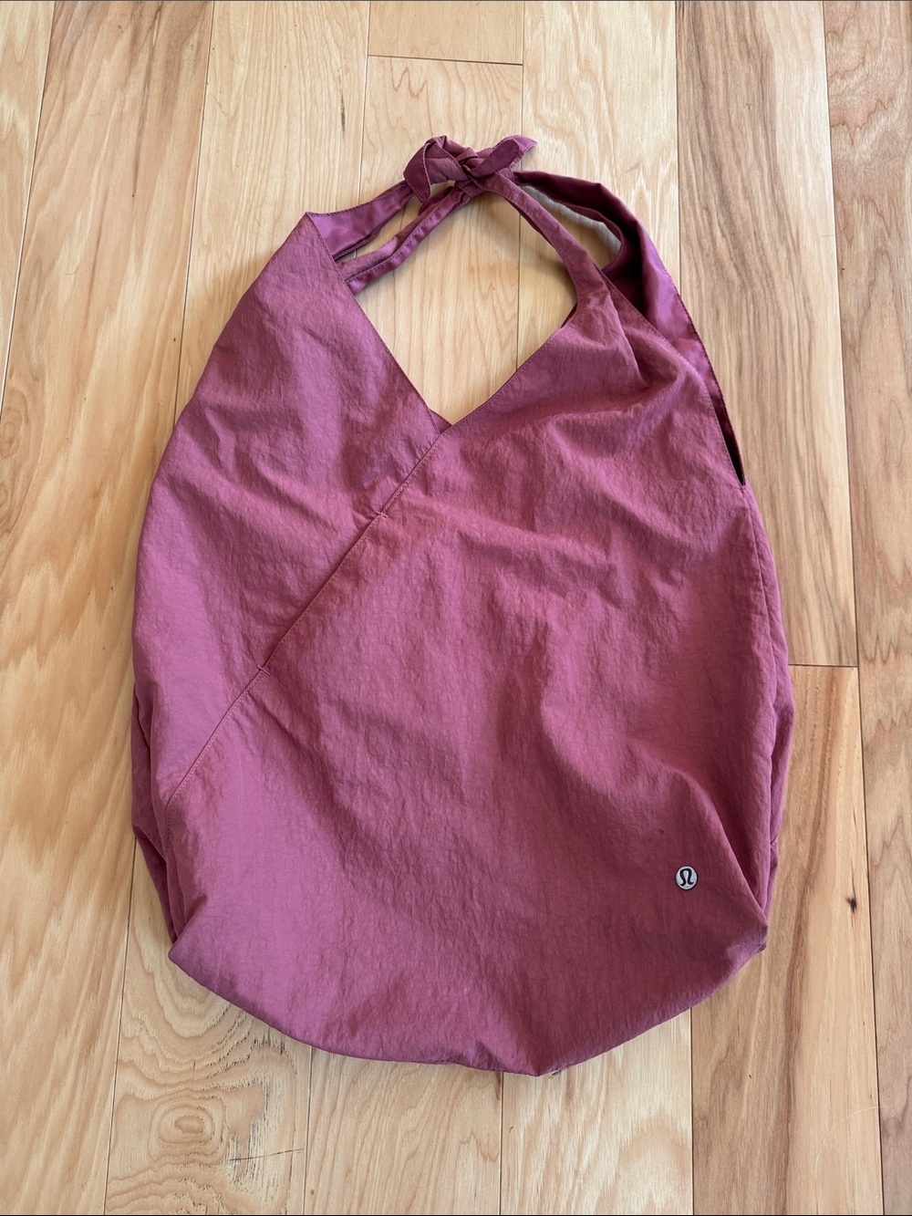 Lululemon cross it off tote Cherry tint 20L - Picture 3 of 10